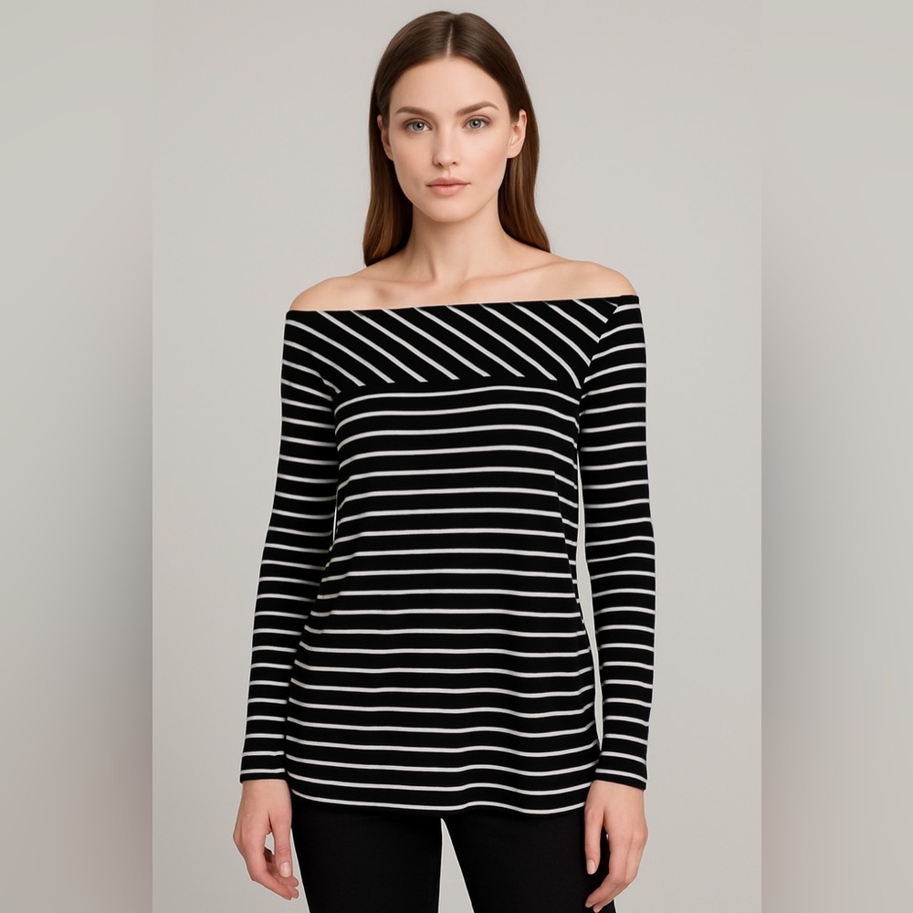 White House Black Market Black and White Blouse